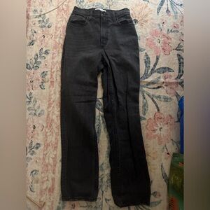 Abercrombie & Fitch Ultra high rise 90s Straight leg Jean *CURVE LOVE